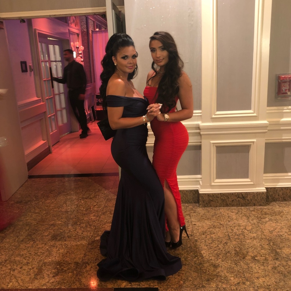 Dress - Picture 3 of 3